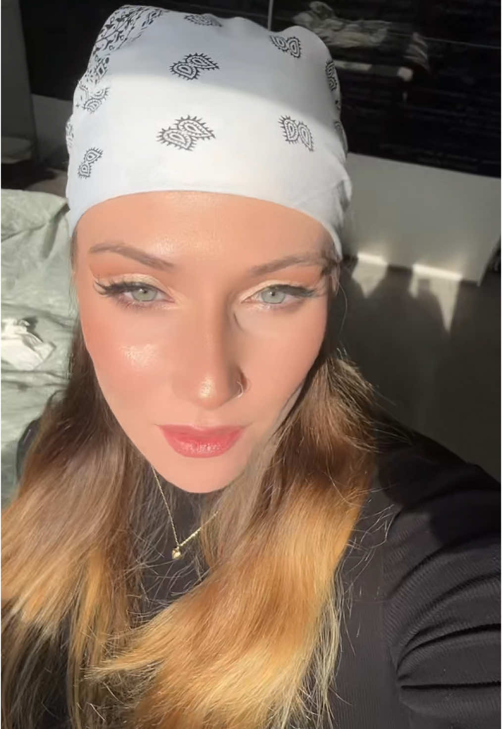 @laurafailz