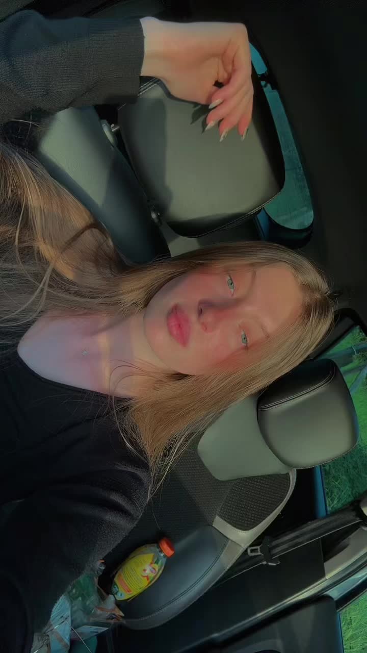 @🌹 C̶a̶m̶i̶l̶l̶e̶ ̶🌹