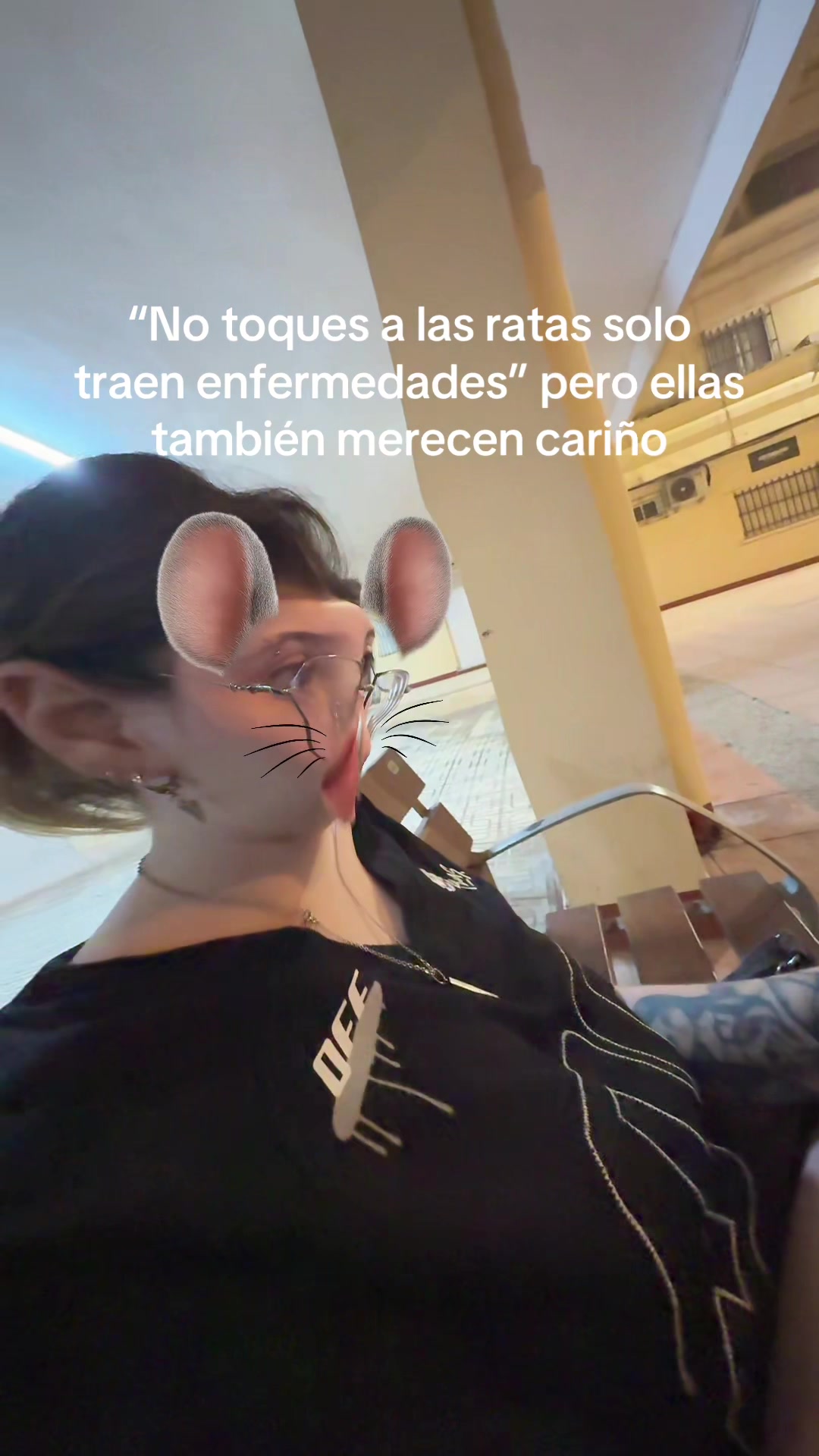@danielaarosteguii