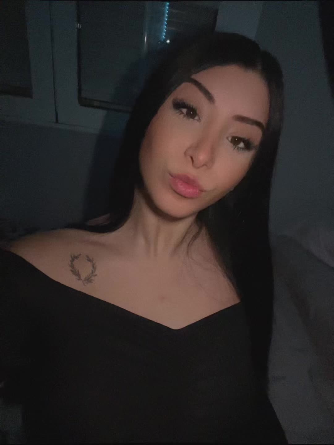 @laurafenoy_