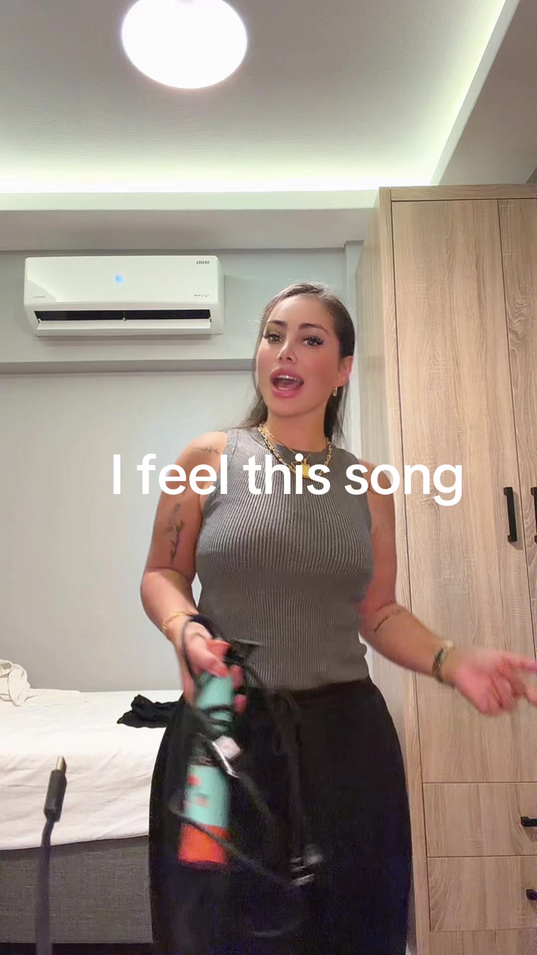 @SARALIVESS ⚡️