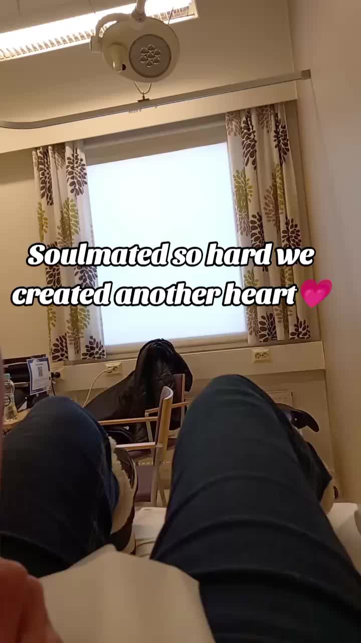 @Elli