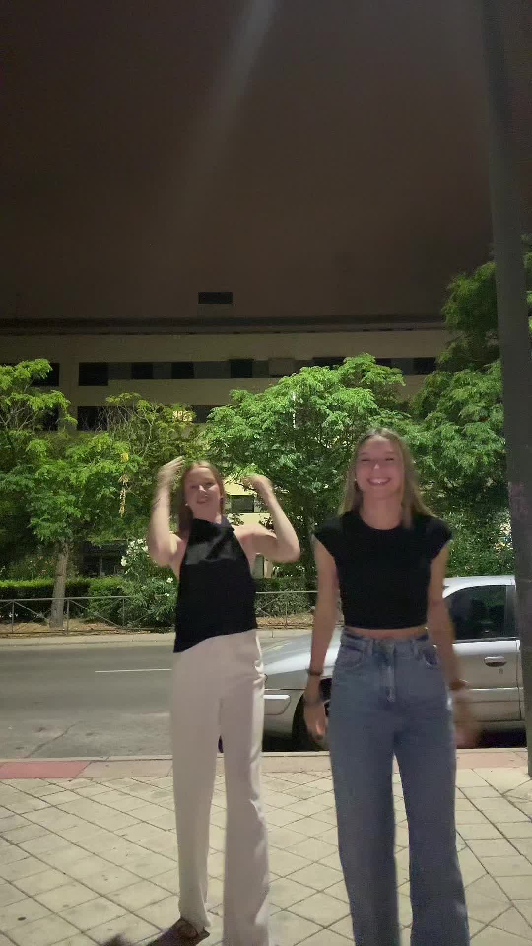 @𝐚𝐫𝐚𝐧𝐭𝐱𝐚 𝐛𝐢𝐳𝐚𝐫𝐫𝐨