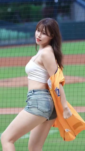 @MoneyTok