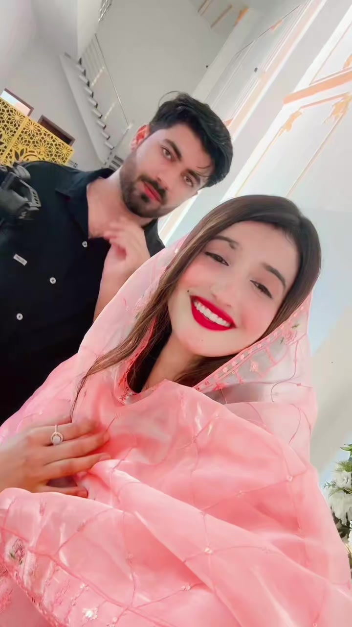 @👑عزیر~Pathan🤍🌼