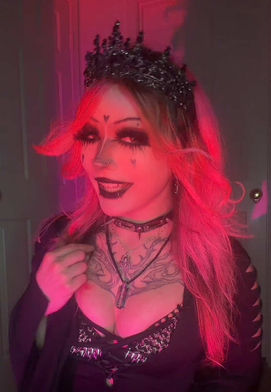 @kissingrazors