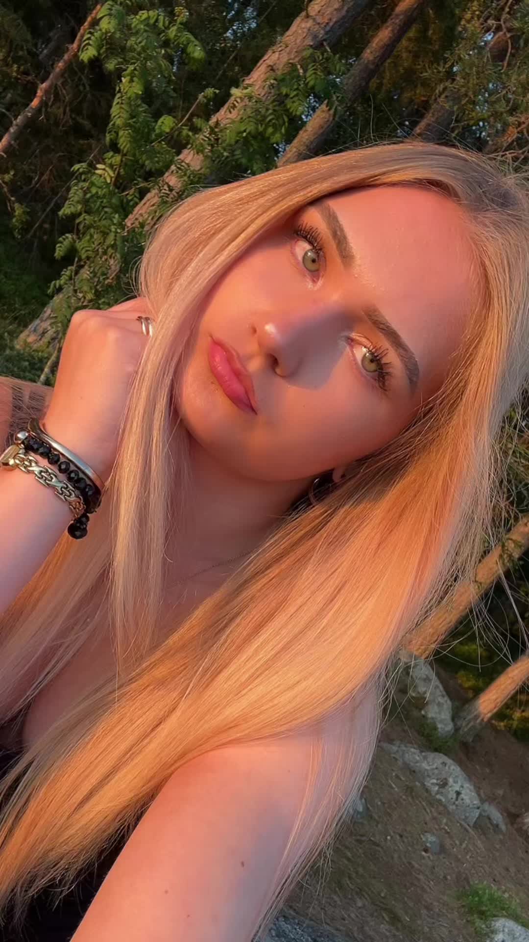 @𝔸𝕟𝕟𝕒