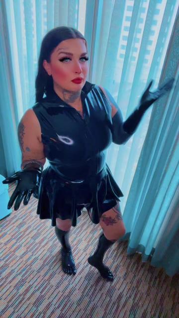 @Mistress Dolly