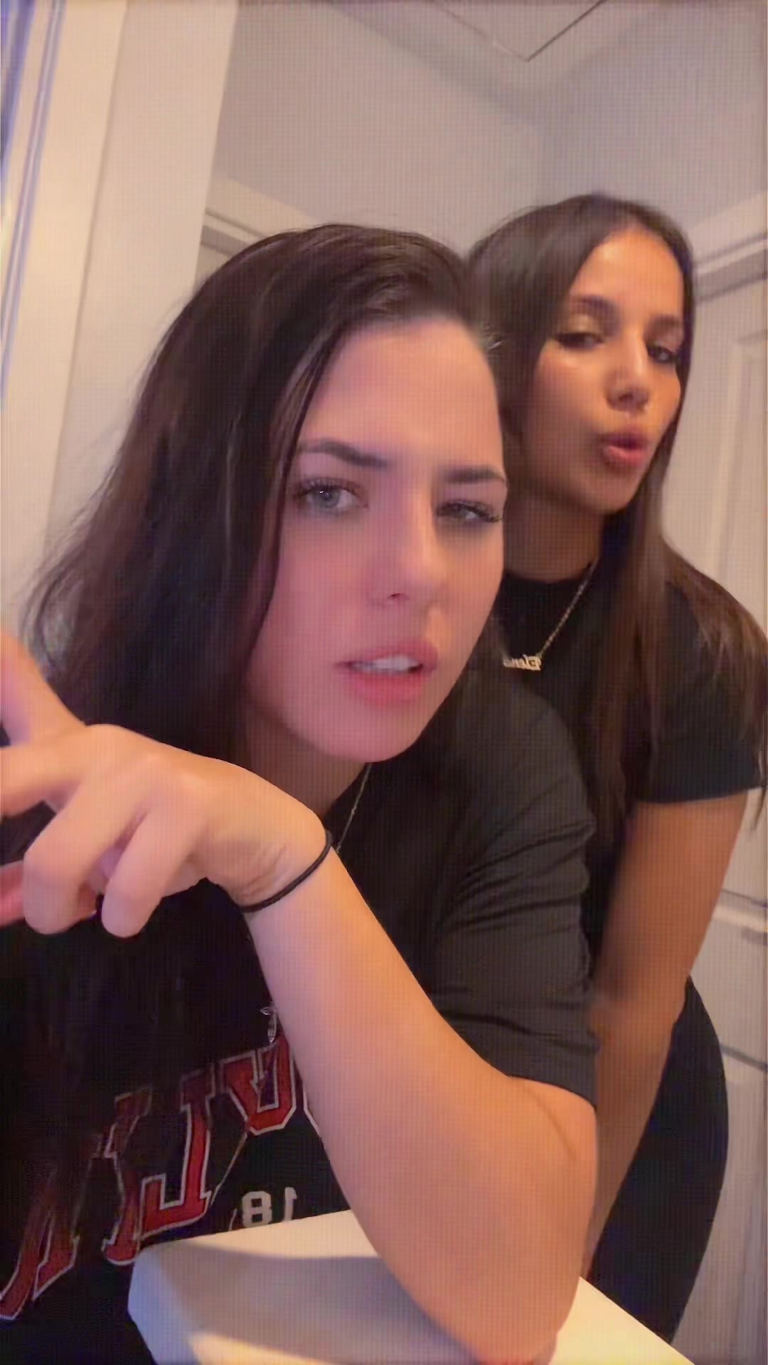@livelaughlove