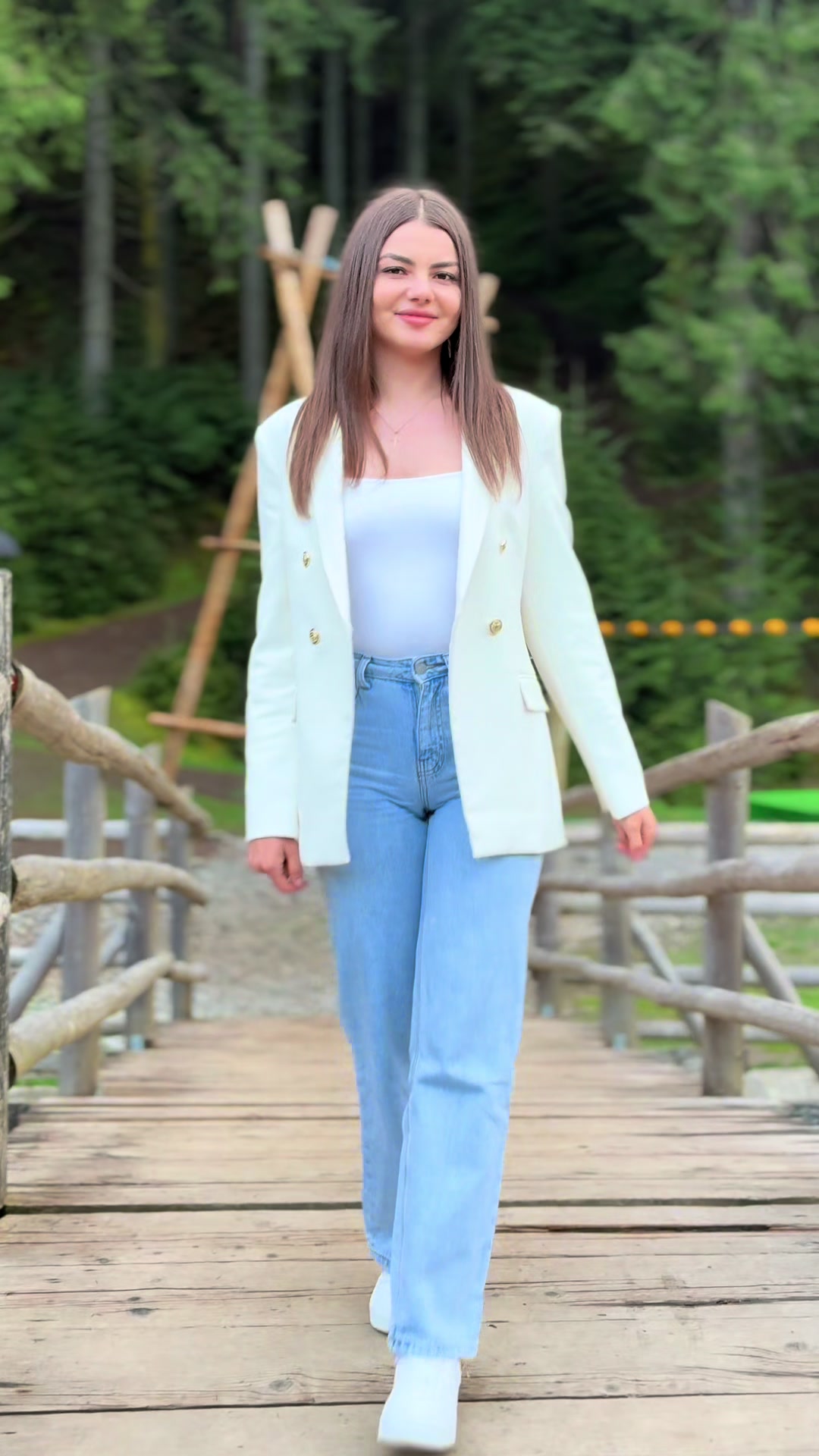 @Lavinia🦋
