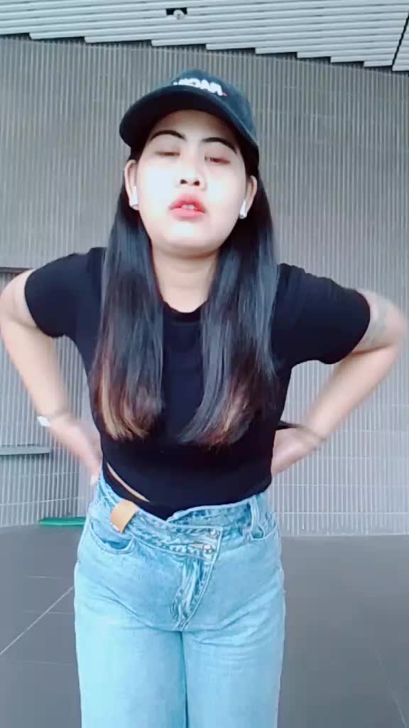@user855883756394