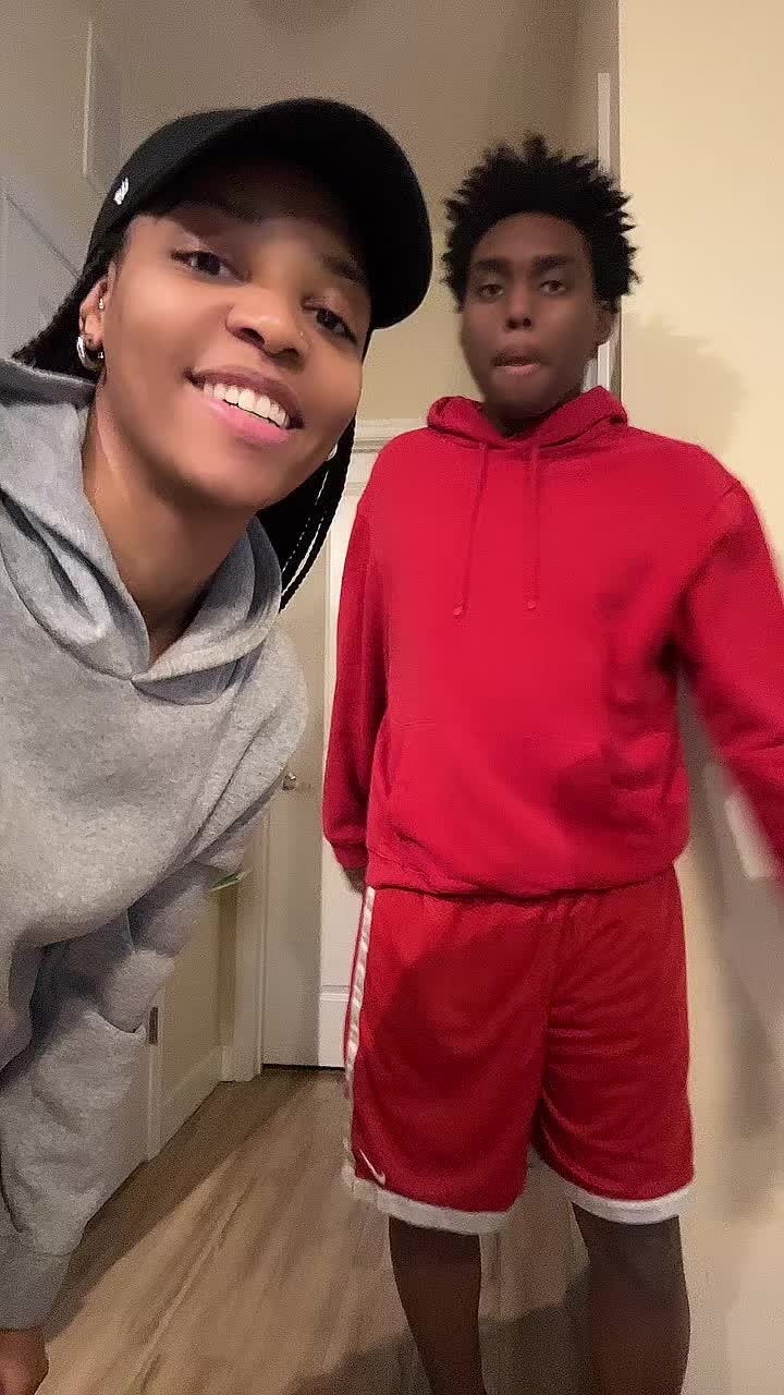 @Queennavyblue