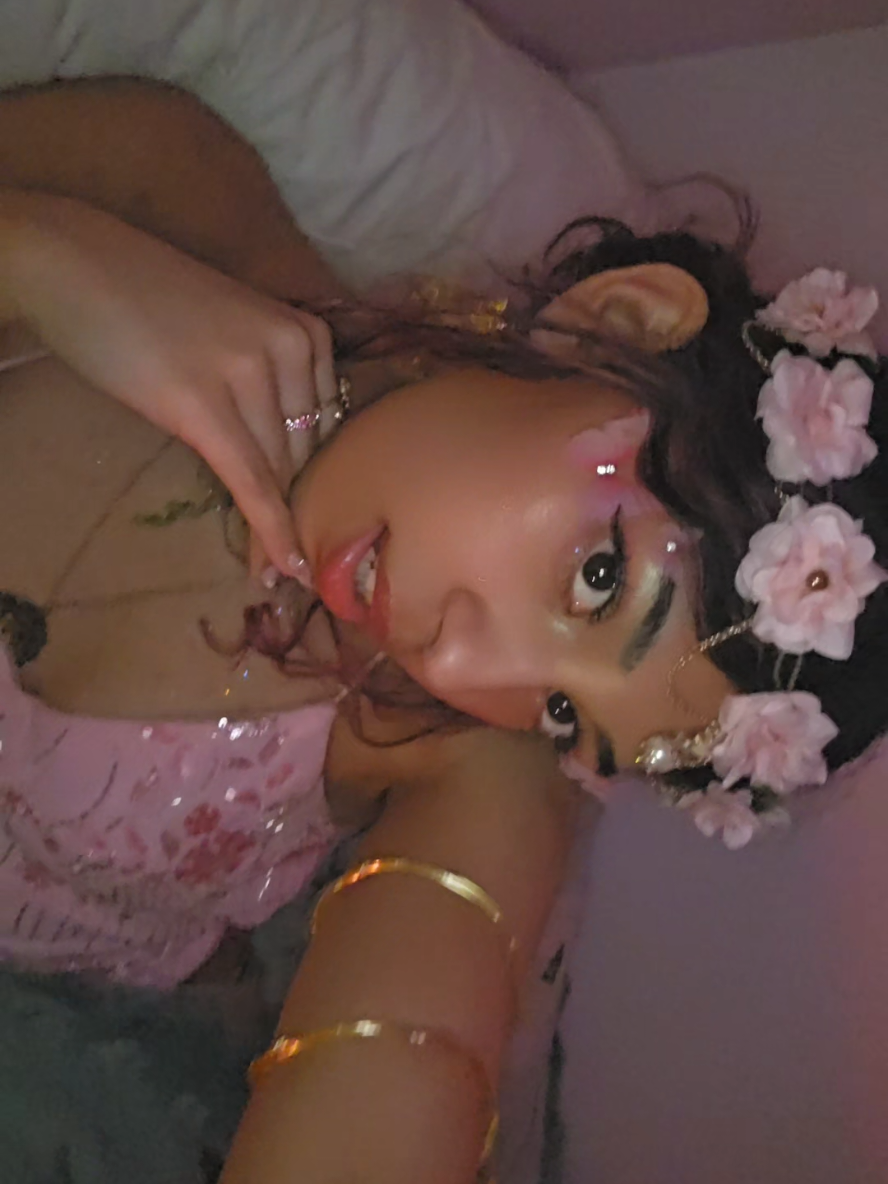 @Nikki 🫶❤️🧡🤍🩷💜