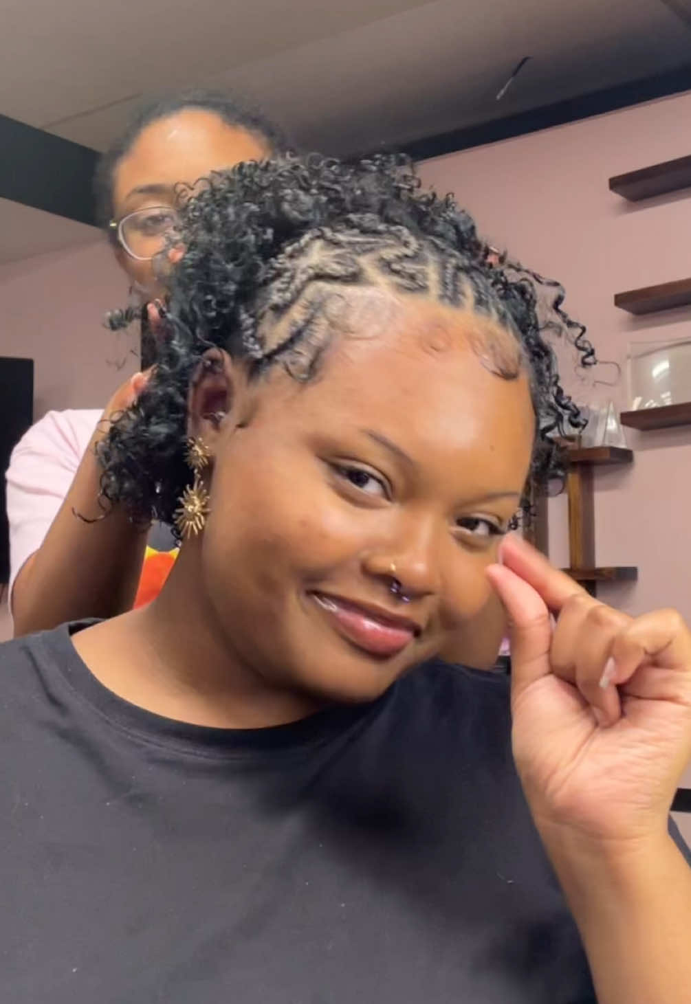 @Indy’s #1 Natural Stylist ✴︎
