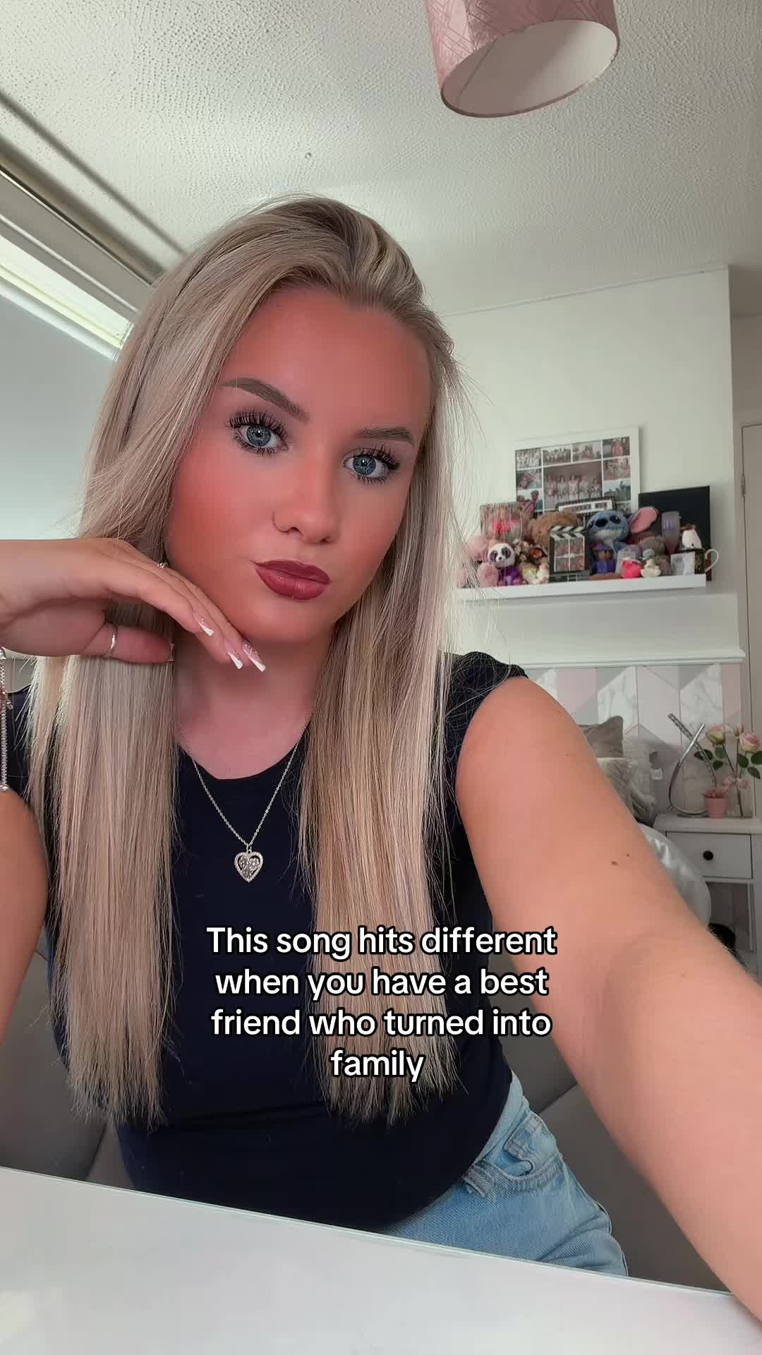 @EmmaMofficial