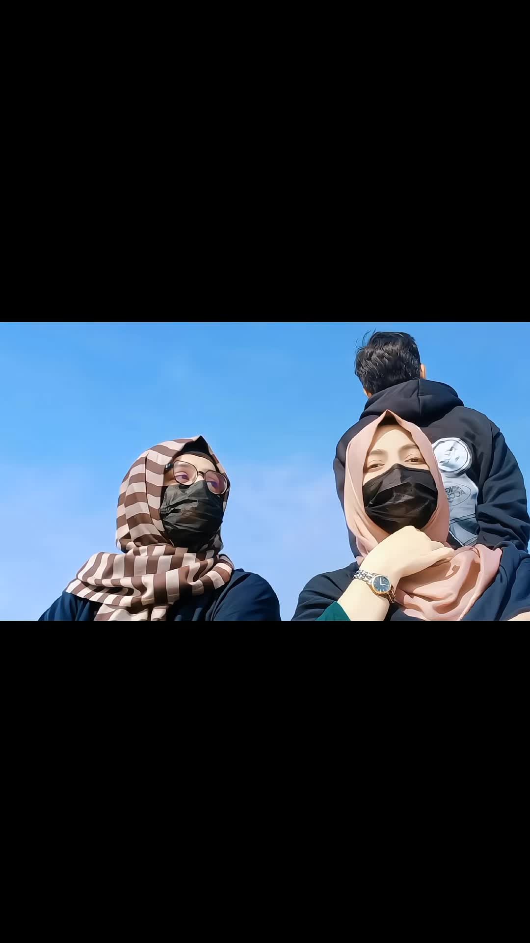 @𝓗𝓸𝓷𝓮𝔂🐝