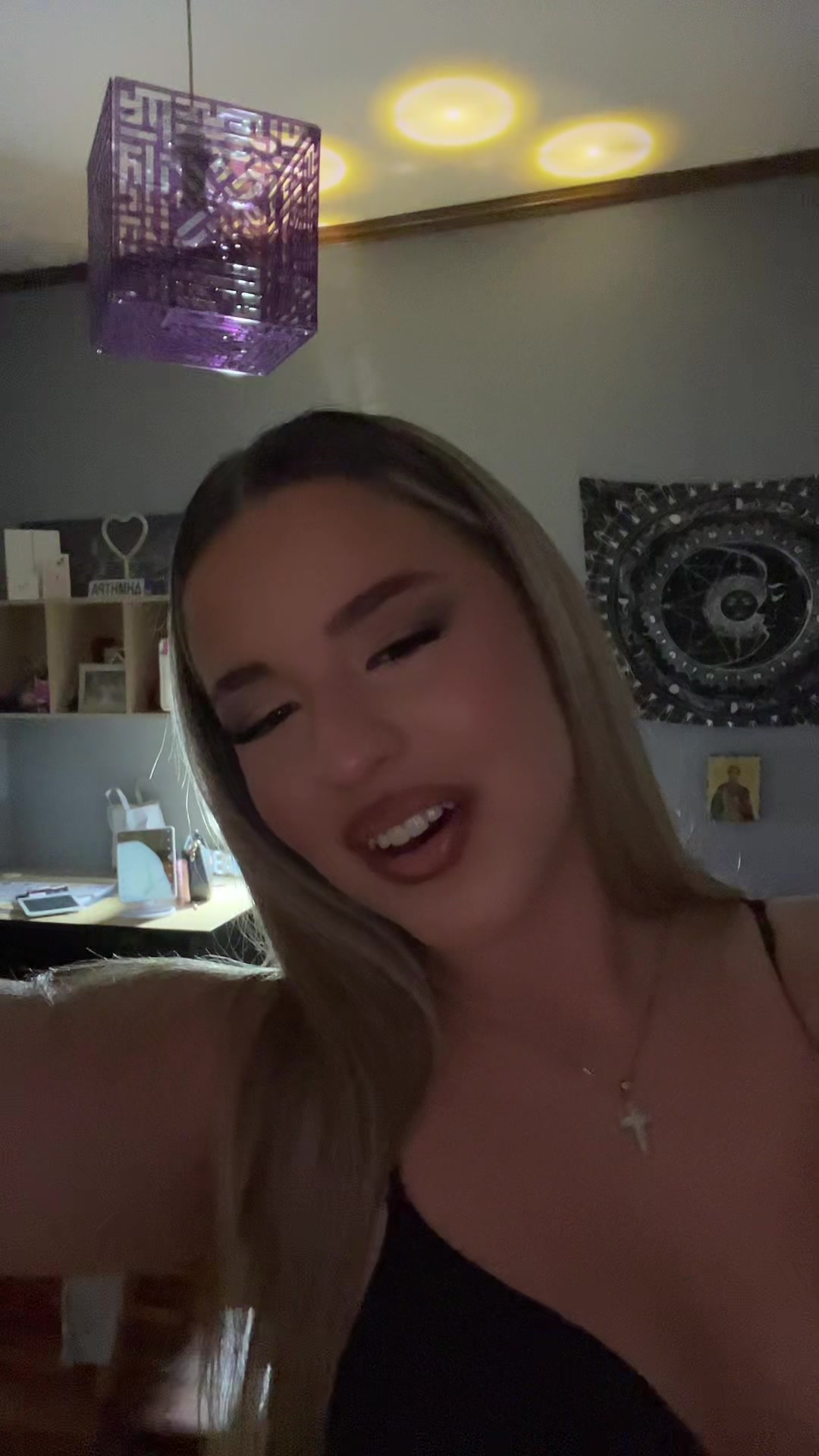 @mìa