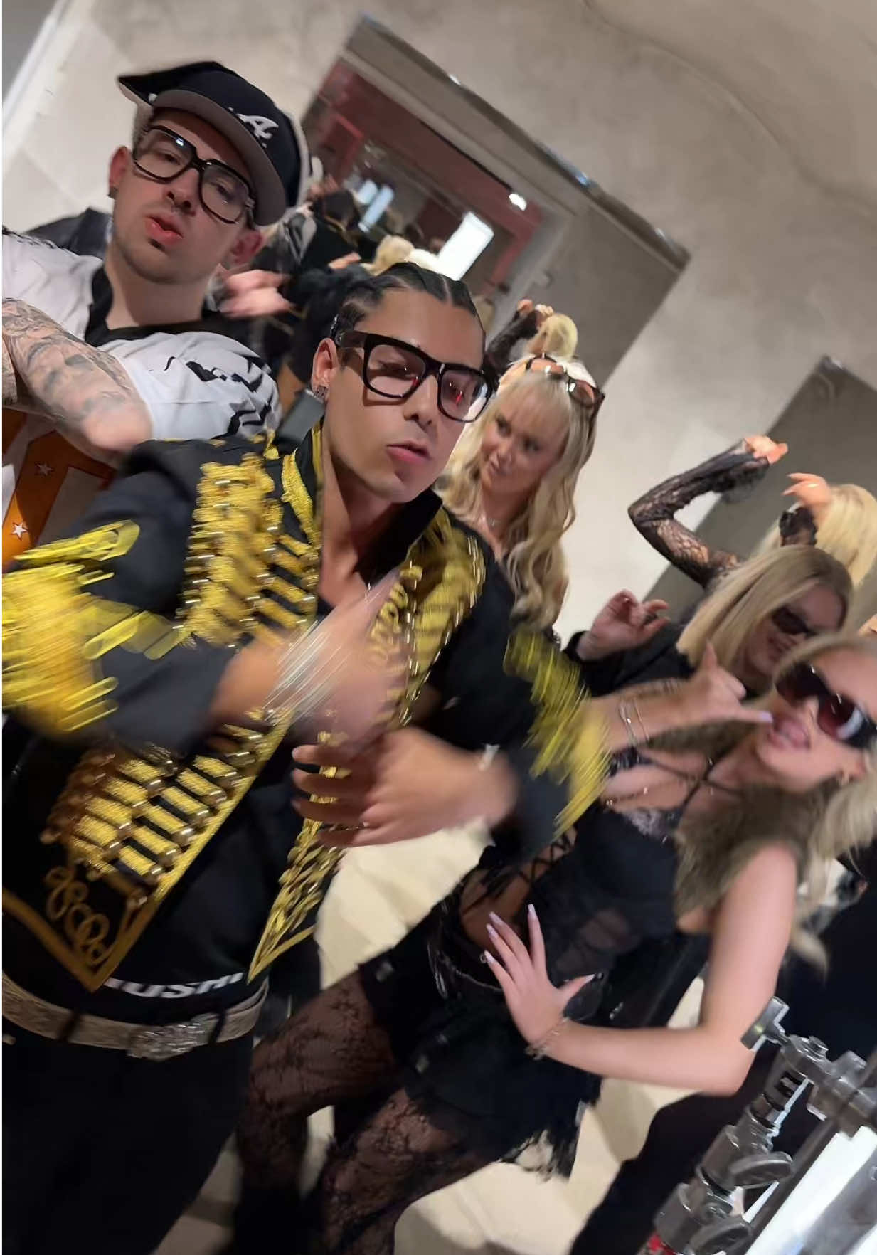 @M//O