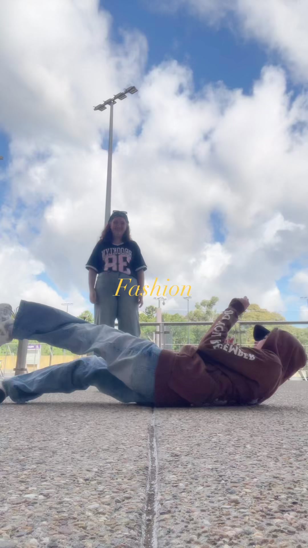 @s7y33