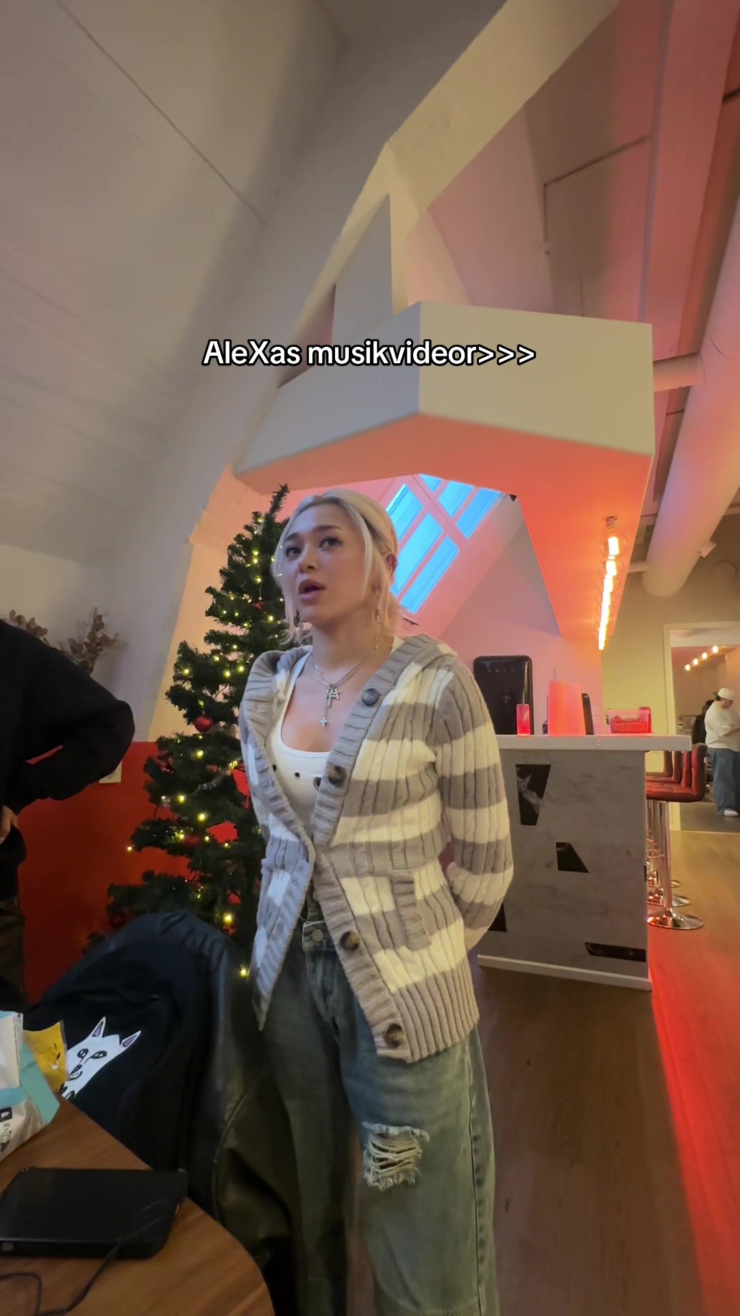 @AleXa HQ