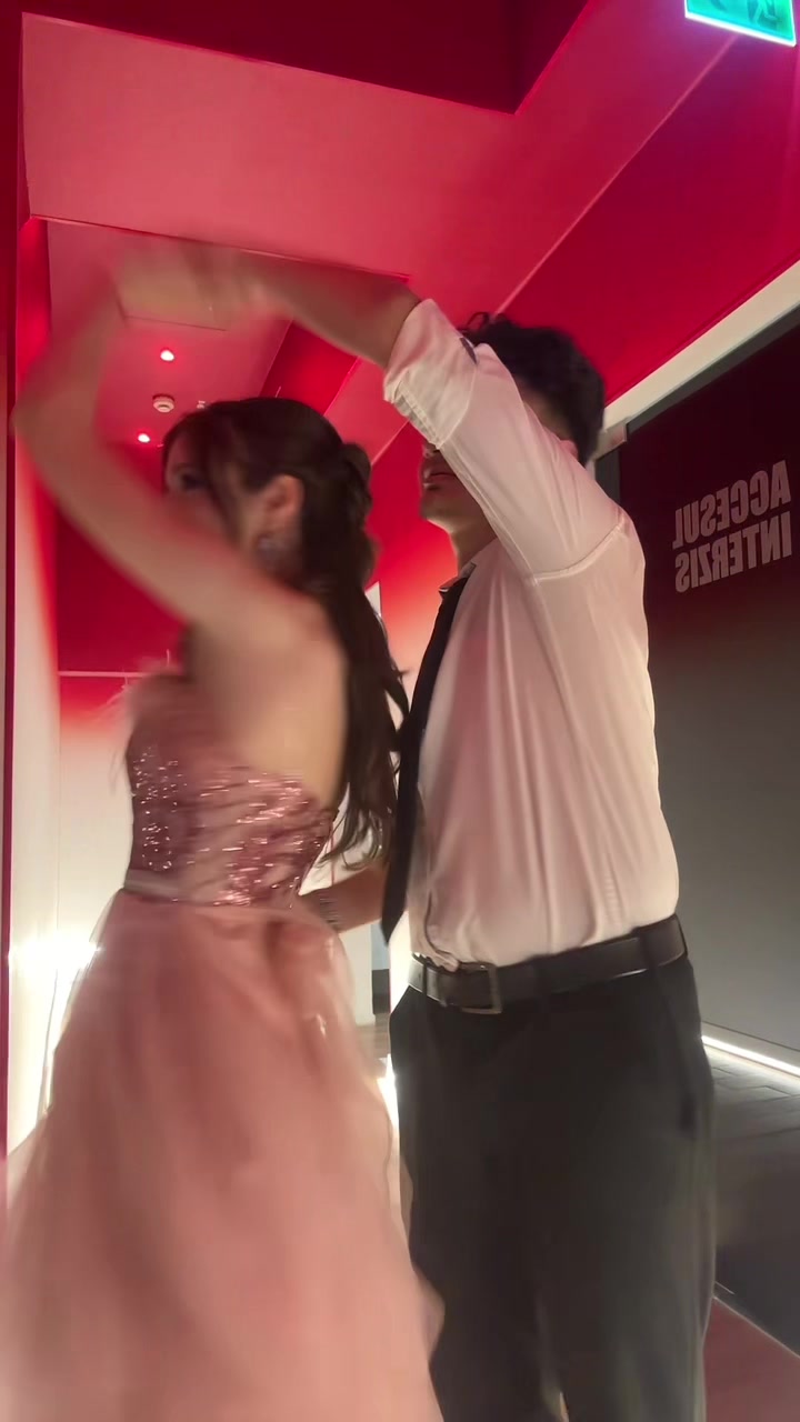 @bella