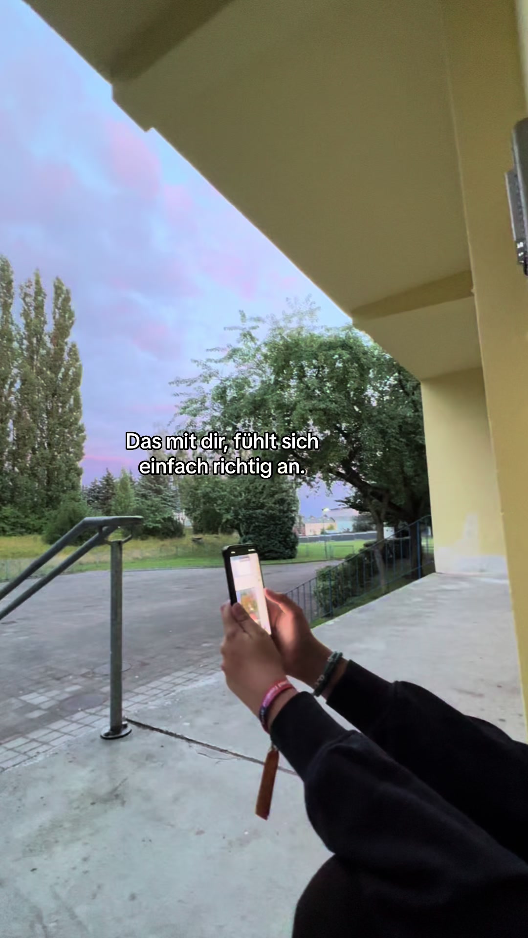 @_E_