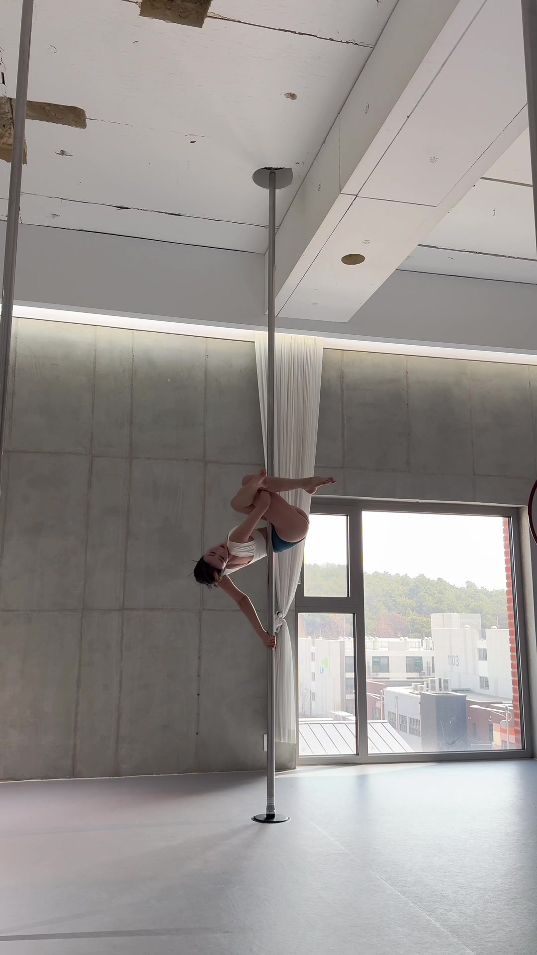 @jsj_poledance