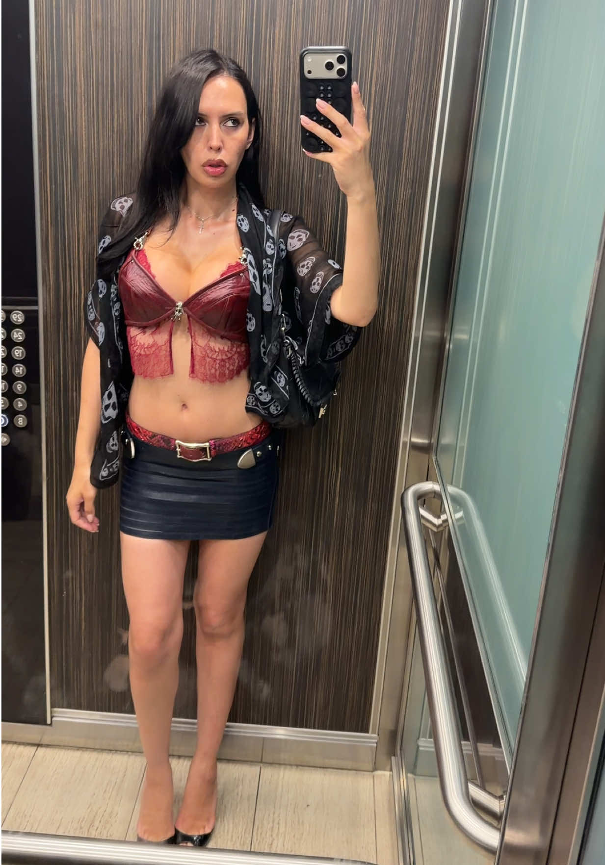 @_elouiza
