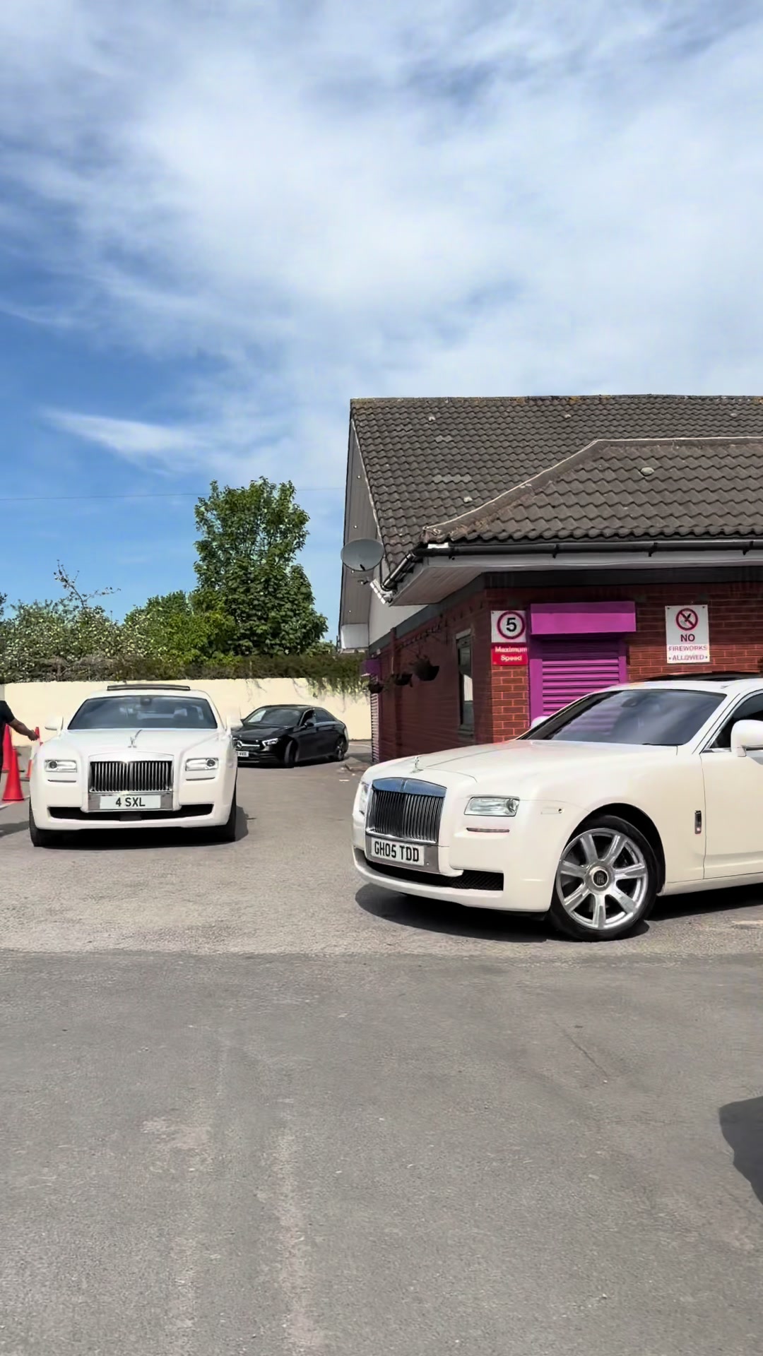 @Rolls Royce & Limo Hire 😎