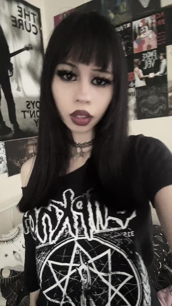 @𝔇𝔞𝔫𝔦𝔢𝔩𝔩𝔞 🧛🏻&zwj;♀️🦇