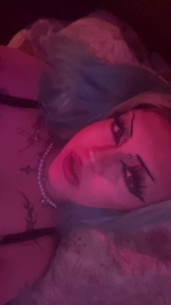 @Ellie_xox