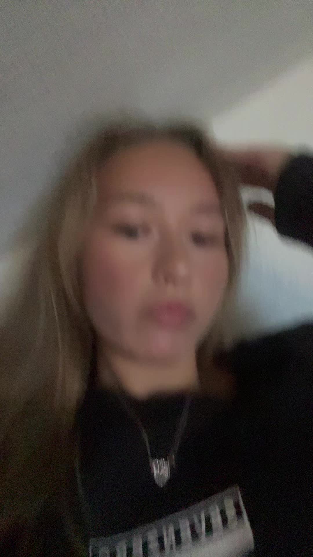 @Nikolasspamm😇