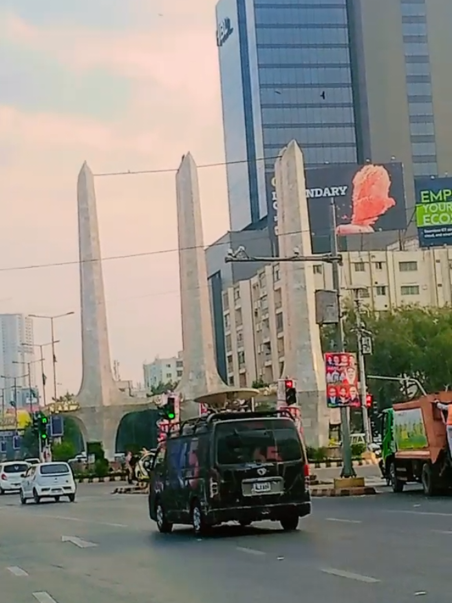 @Karachi ki hu 302