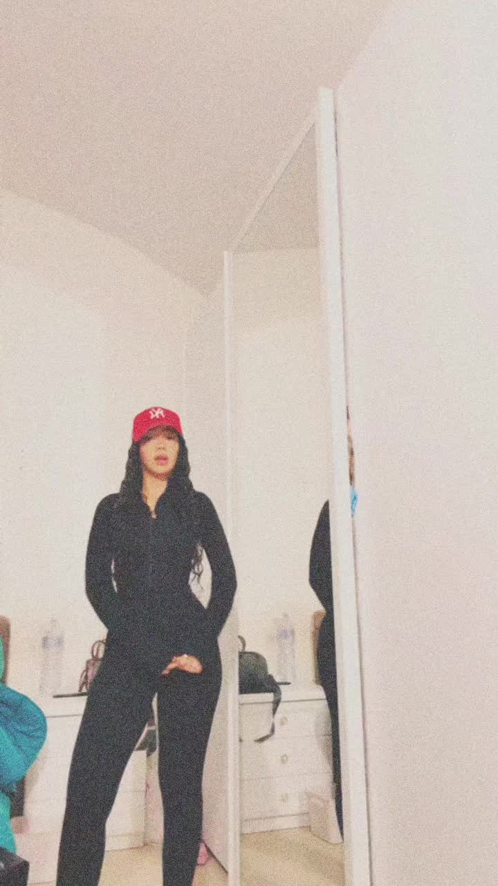 @_.nadia._