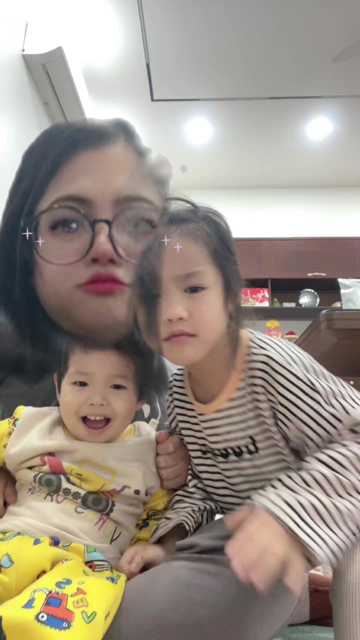 @Giang Larisa Family