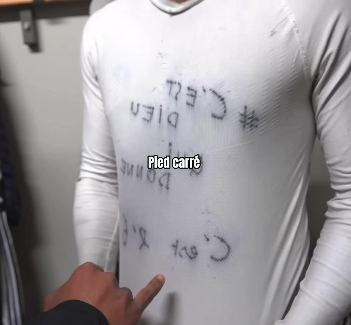 @Pied_carre.fan