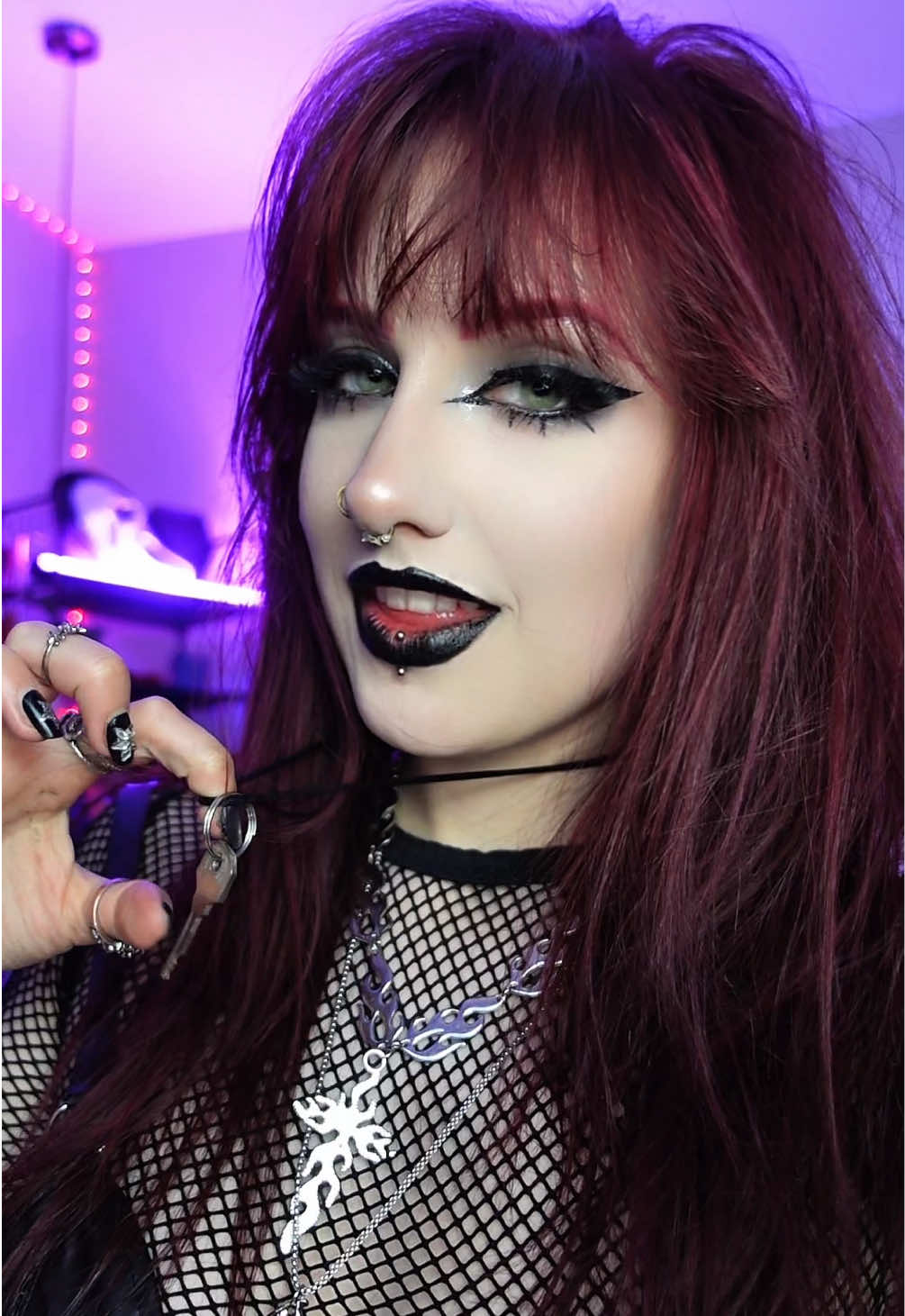 @Ivy Fox 🦇