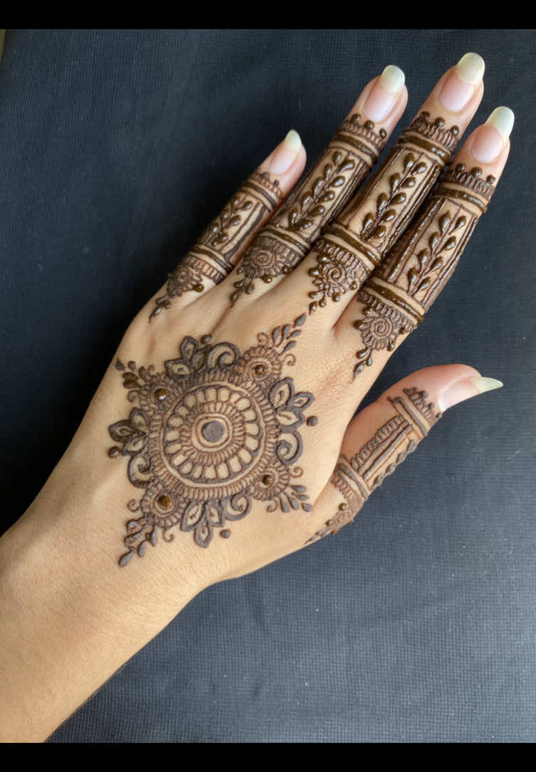 @Afifa_henna