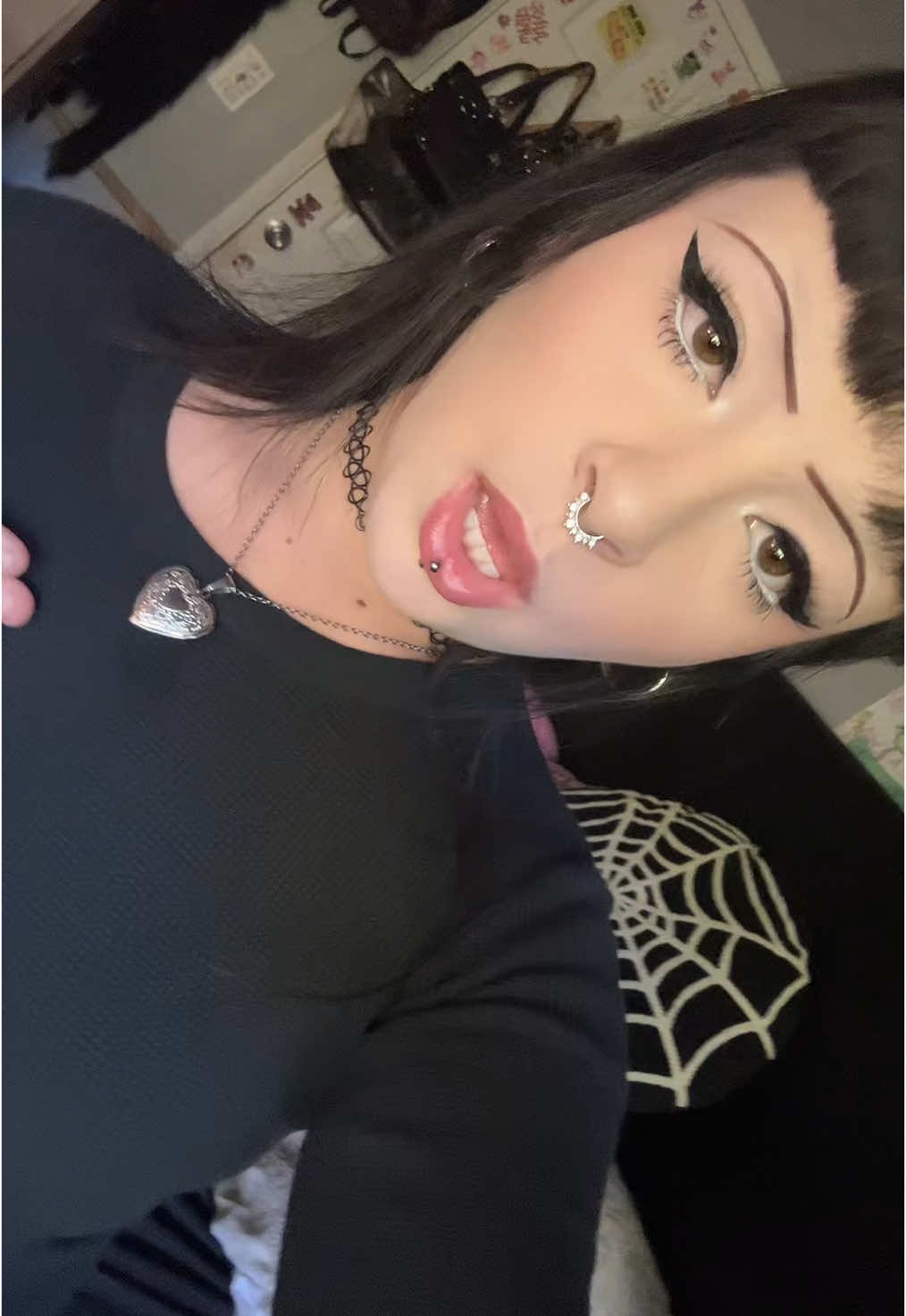 @laur3n🦇