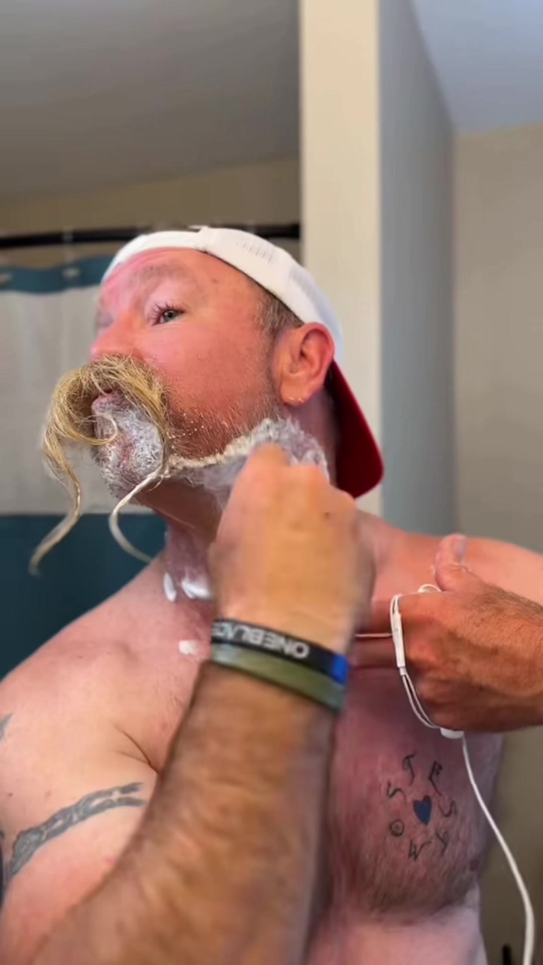 @Bobandelliothismustache