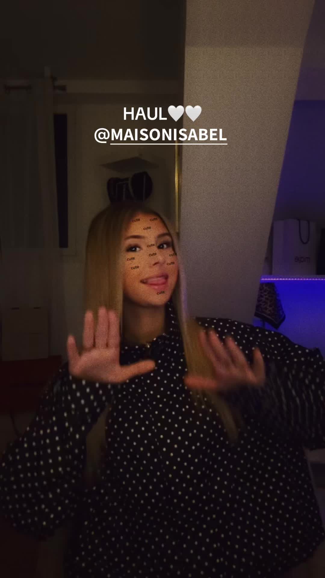 @𝐥𝐚𝐮𝐫𝐚💌🌈🌴🐠🍒🪩