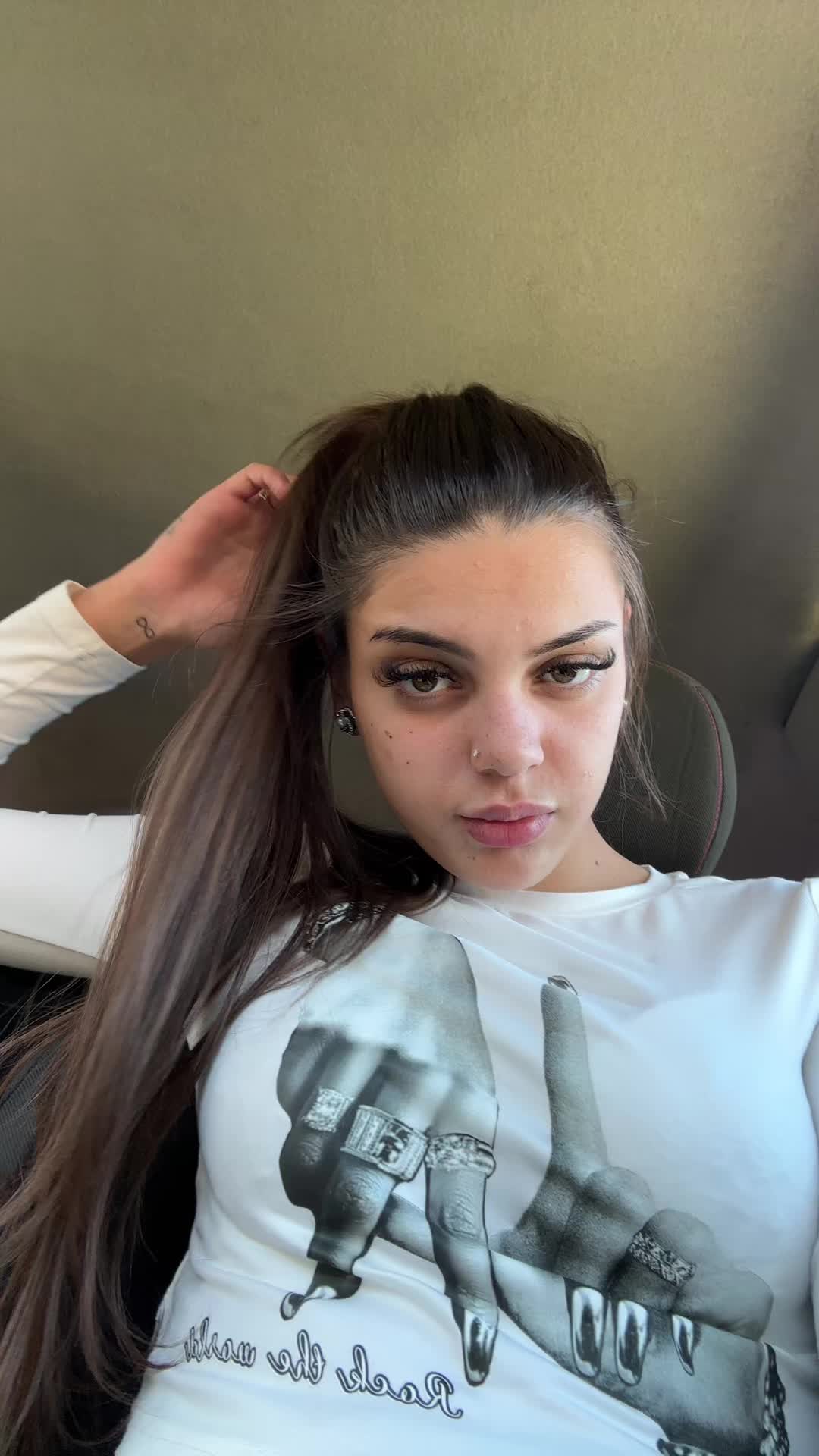 @Karolina Karolina