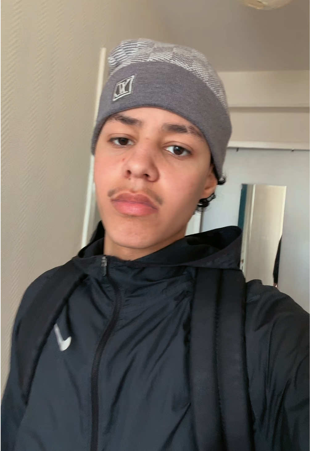 @userl2 👤