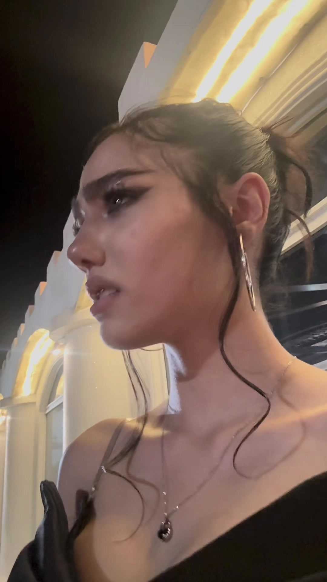 @-K