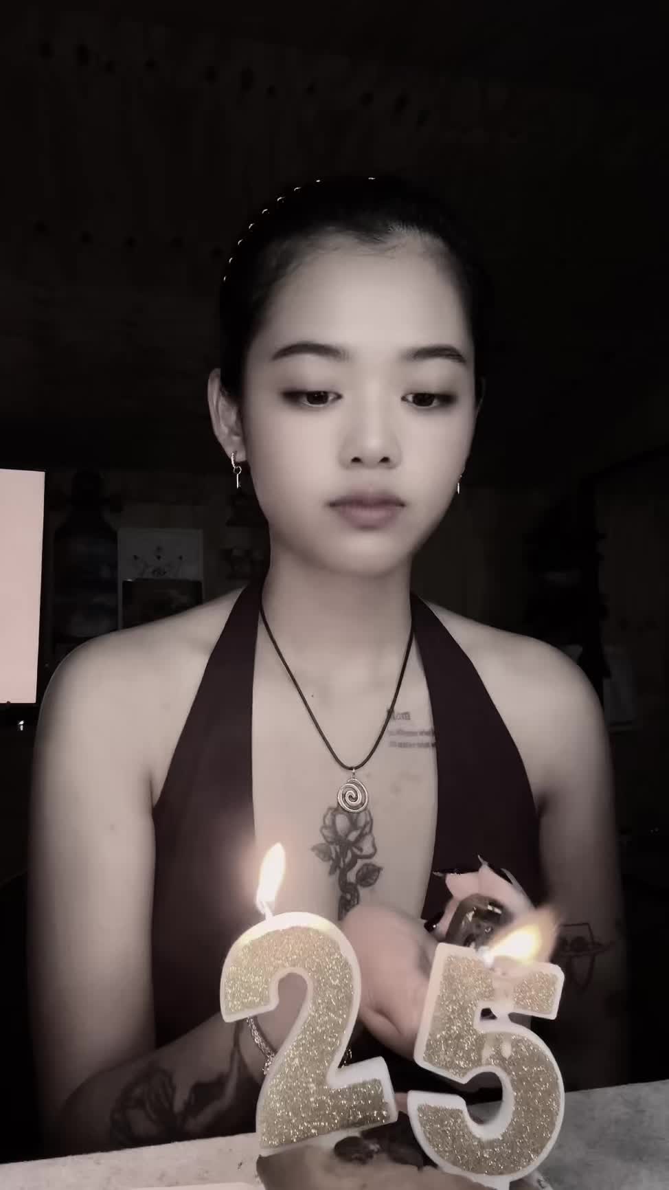 @Nína