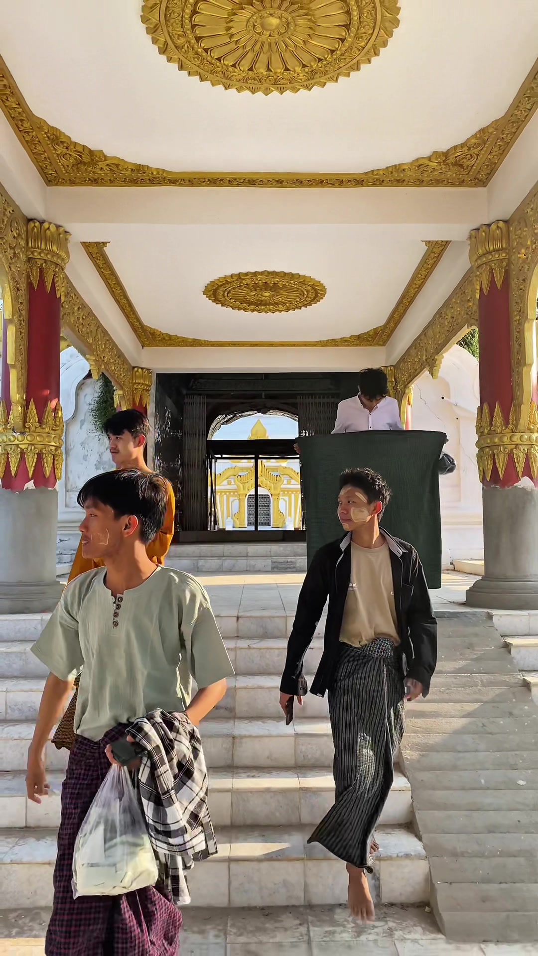 @ပုစွန်ထုပ်