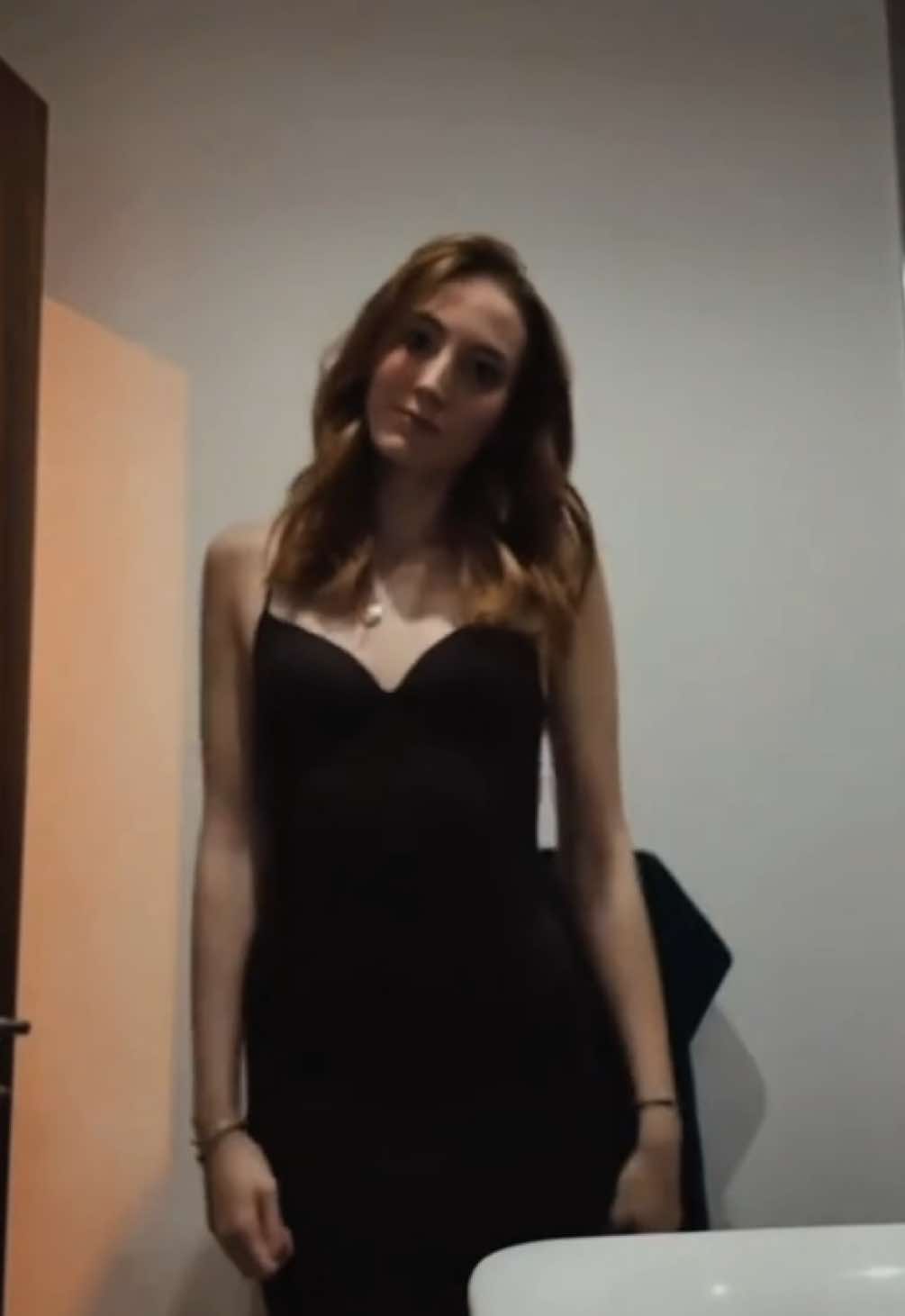 @elle parkinson