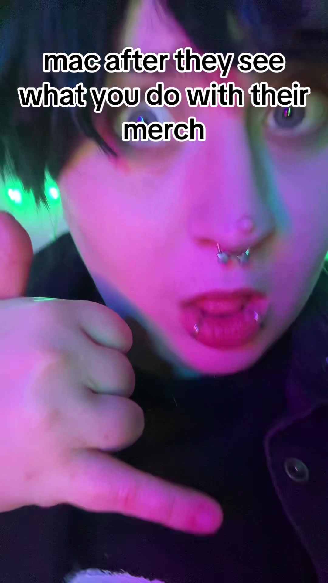 @✭