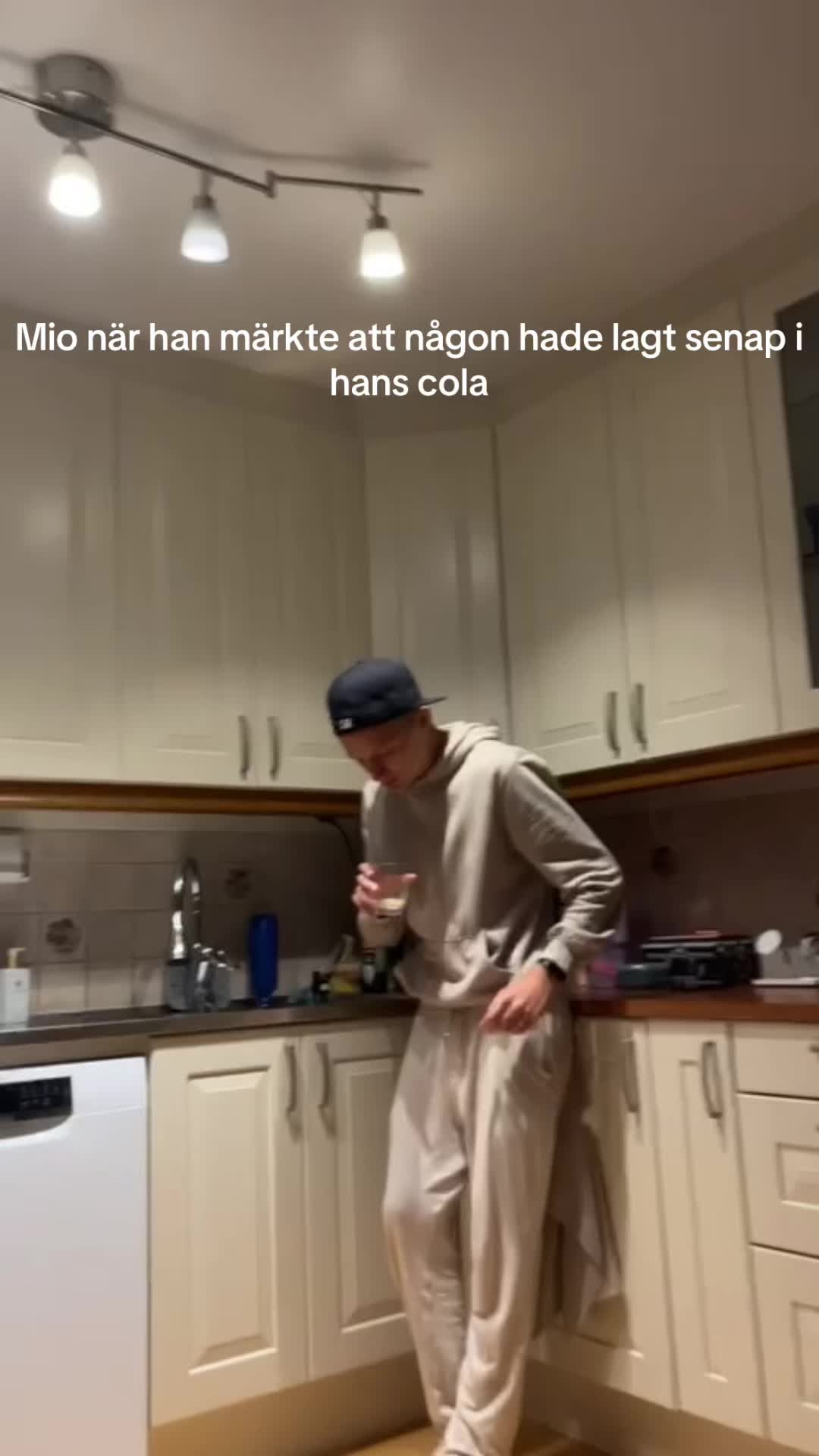 @🤙😜