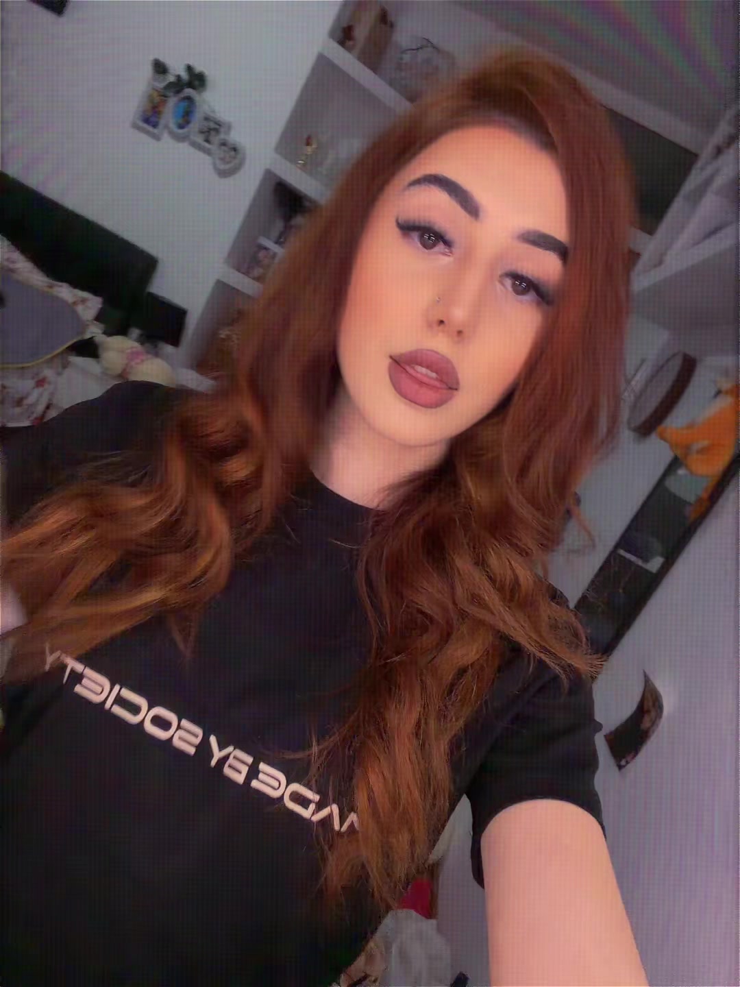 @𝐿🤍